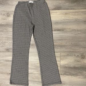 Urban outfitters houndstooth pants black and white. Stretchy and comfortable